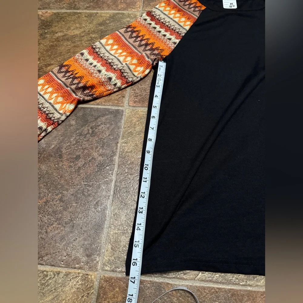 Fall Black Long-Sleeve top with orange knit sleeves 🍂 - Picture 7 of 9